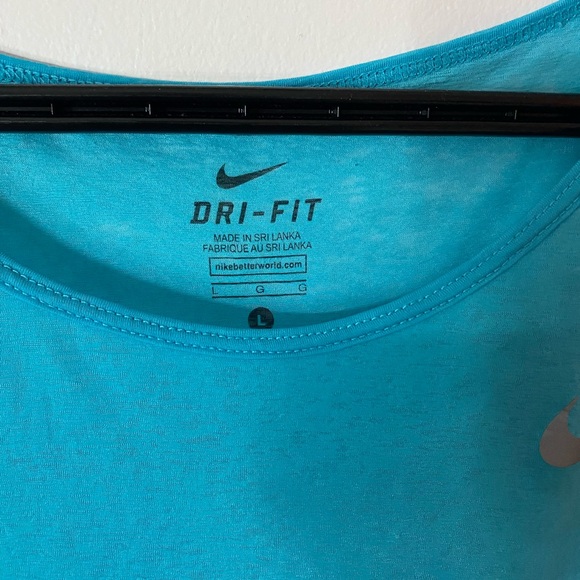 Nike DRI - FIT Workout Top - Picture 2 of 5